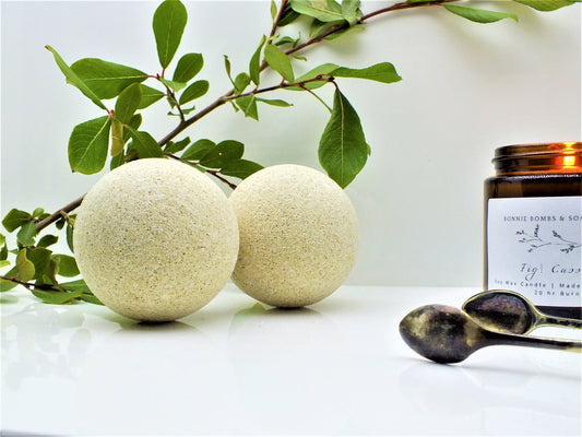 Green Tea & Eucalyptus bath bomb