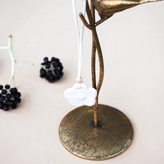 Hanging Flower Porcelain Room Diffuser with Refresh Bergamot Aroma Oil